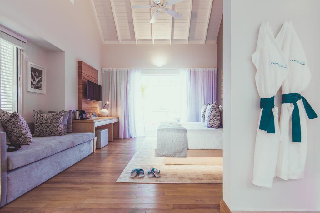 Carana Beach Hotel