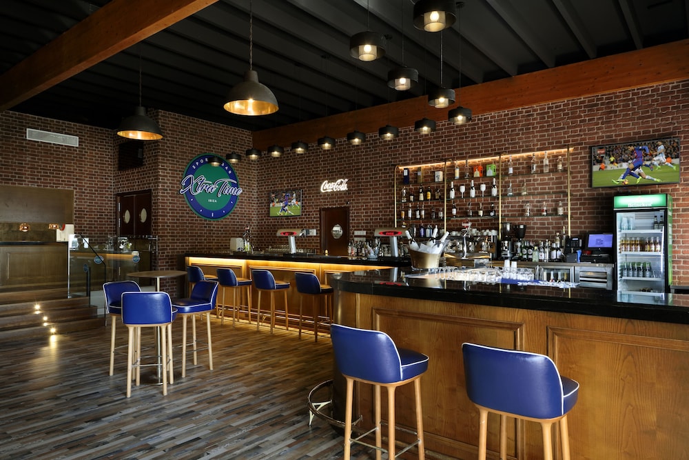 Sports bar